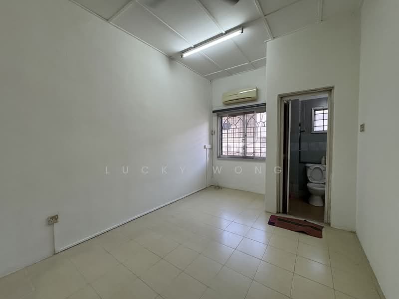2-storey Terraced House for Sale in Sungai Long (Bandar Sungai Long) - Lucky Wong - Bedroom - PropertyGuru.com.my