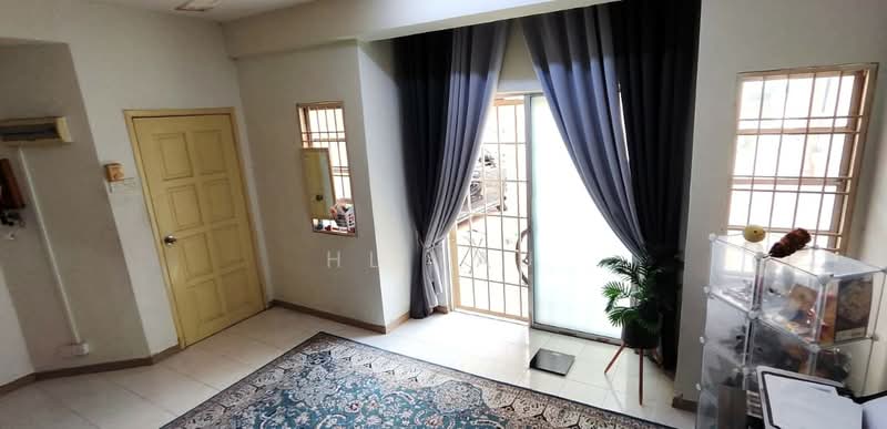 2-storey Terraced House for Sale in Kajang Perdana (Kajang) - HL Lau - Living Room - PropertyGuru.com.my