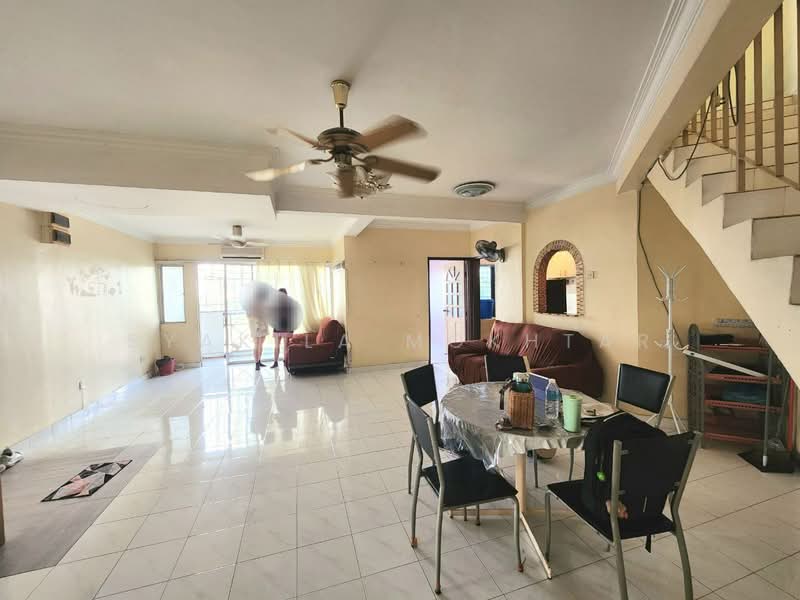 Sri Suajaya Condominium untuk Untuk Dijual - RM 438,000, Apr 2026 - Living Room - PropertyGuru.com.my