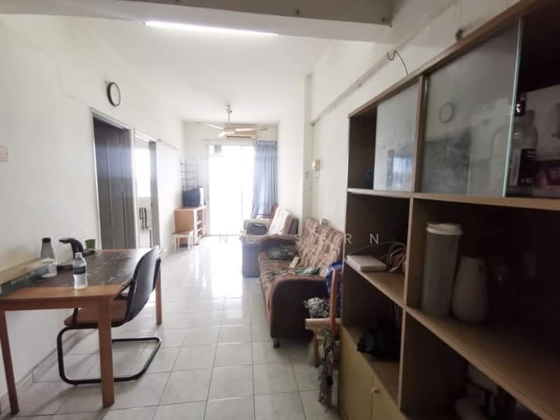 BJ Court Apartment untuk Untuk Disewa - RM 1,200 /bulan, Apr 2026 - Living Room - PropertyGuru.com.my