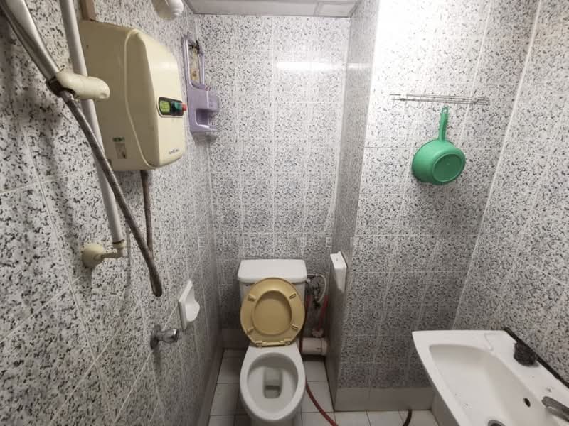 BJ Court Apartment untuk Untuk Disewa - RM 1,200 /bulan, Apr 2026 - Bathroom - PropertyGuru.com.my