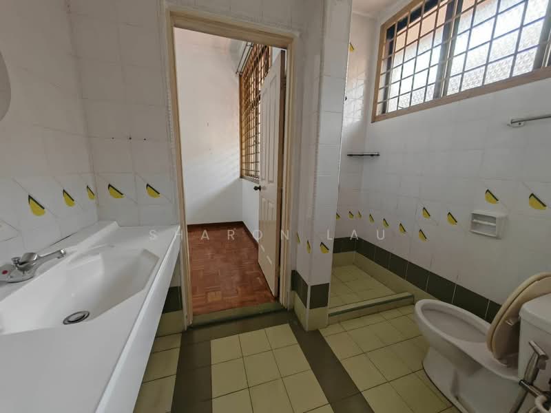 Taman Suria untuk Untuk Disewa - RM 2,500 /bulan, Apr 2026 - Bathroom - PropertyGuru.com.my