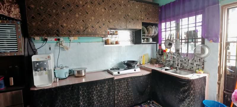 2-storey Terraced House for Sale in Taman Puteri Wangsa (Ulu Tiram) - Daniel Yong - Kitchen - PropertyGuru.com.my
