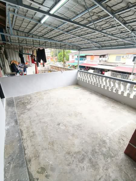 Rumah Teres 2 Tingkat untuk Dijual di Taman Megah Ria (Masai) - Daniel Yong - Balcony - PropertyGuru.com.my