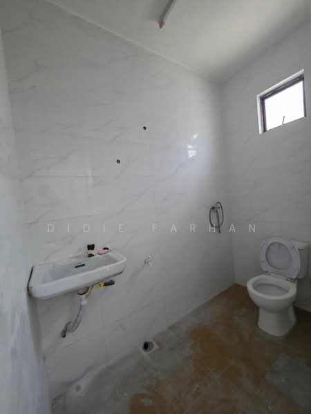 2-storey Terraced House for Sale in Bandar Indahpura (Kulai) - DIDIE FARHAN - Bathroom - PropertyGuru.com.my