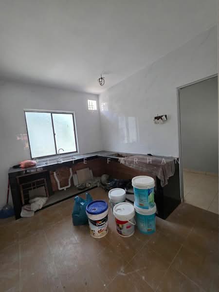 2-storey Terraced House for Sale in Bandar Indahpura (Kulai) - DIDIE FARHAN - Kitchen - PropertyGuru.com.my