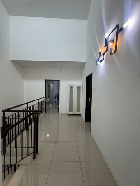 2-storey Terraced House for Rent in Saujana KLIA (Dengkil) - Maznee Realtor - Corridor - PropertyGuru.com.my