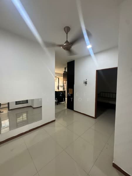 2-storey Terraced House for Rent in Saujana KLIA (Dengkil) - Maznee Realtor - Corridor - PropertyGuru.com.my