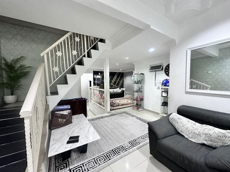 1.5-storey Terraced House for Sale in Cheras (Kuala Lumpur) - Kenny Chen - Living Room - PropertyGuru.com.my