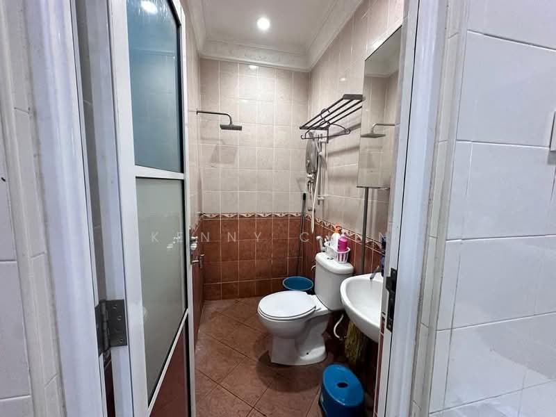 1.5-storey Terraced House for Sale in Cheras (Kuala Lumpur) - Kenny Chen - Bathroom - PropertyGuru.com.my
