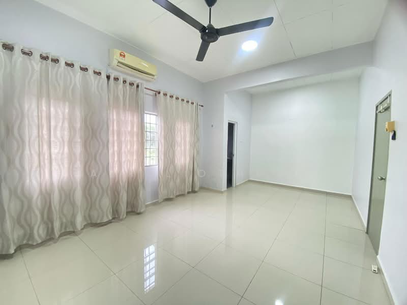 2-storey Terraced House for Sale in Seremban (Negeri Sembilan) - Azrul Othman - Living Room - PropertyGuru.com.my