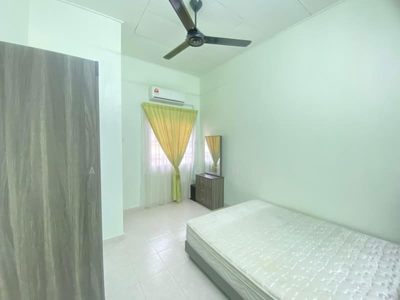 2-storey Terraced House for Sale in Seremban (Negeri Sembilan) - Azrul Othman - Bedroom - PropertyGuru.com.my