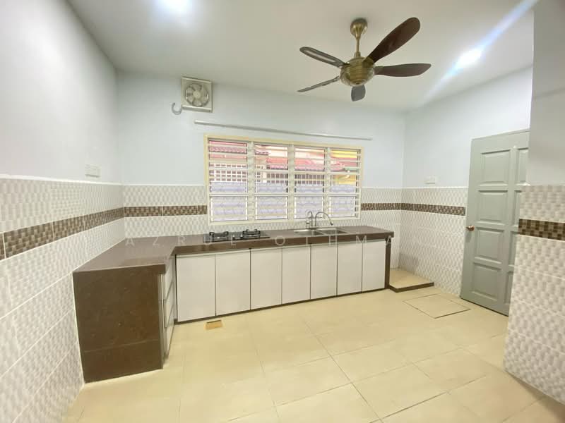 2-storey Terraced House for Sale in Seremban (Negeri Sembilan) - Azrul Othman - Kitchen - PropertyGuru.com.my