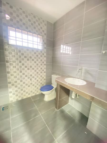 2-storey Terraced House for Sale in Seremban (Negeri Sembilan) - Azrul Othman - Bathroom - PropertyGuru.com.my