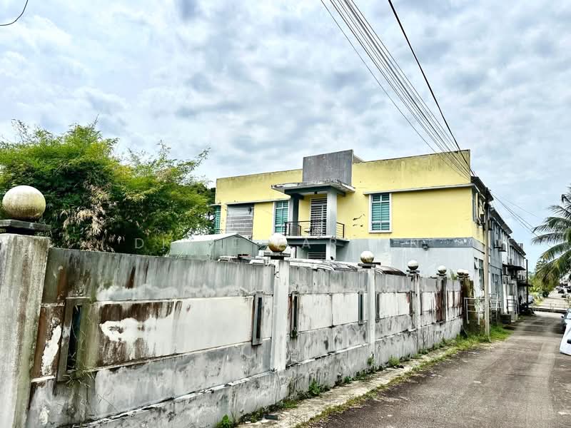 Rumah Teres 2 Tingkat untuk Dijual di Taman Bestari Indah (Ulu Tiram) - DIDIE FARHAN - Exterior - PropertyGuru.com.my