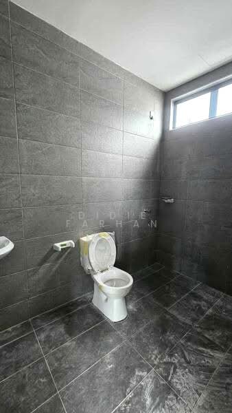 Rumah Teres 2 Tingkat untuk Dijual di Taman Bestari Indah (Ulu Tiram) - DIDIE FARHAN - Bathroom - PropertyGuru.com.my