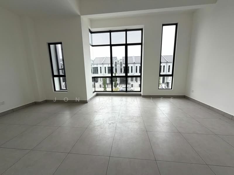 2-storey Terraced House for Sale in Taman Mount Austin (Tebrau) - Jonathan Lee - Living Room - PropertyGuru.com.my