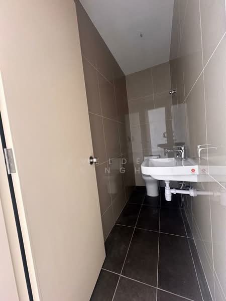 Terraced House for Rent in Damansara Perdana (Selangor) - Kaveldeep Singh - Bathroom - PropertyGuru.com.my