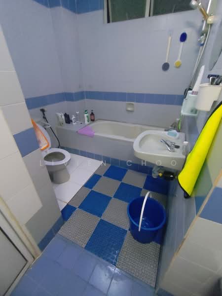 Apartment for Rent at Zamrud Apartment - Livien Choo - Bathroom - PropertyGuru.com.my