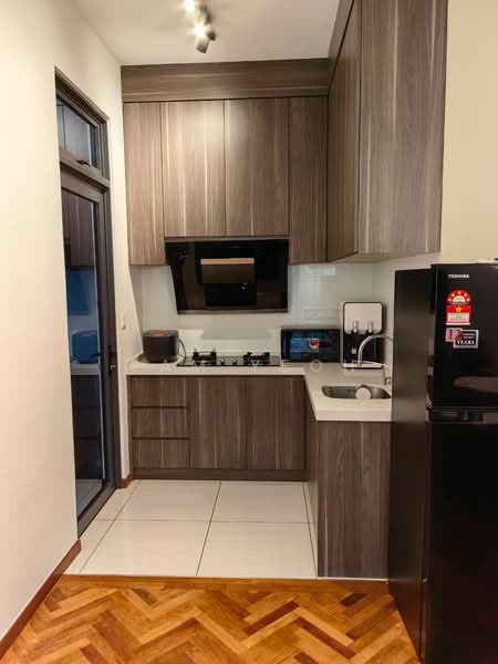 Condominium for Sale at Queens Residences Q1 @ Queens Waterfront - Sam Yeoh - Kitchen - PropertyGuru.com.my