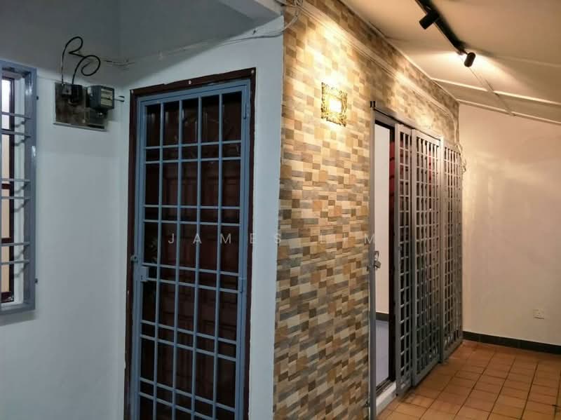 1-storey Terraced House for Rent in Sri Petaling (Kuala Lumpur) - James Lim - Entrance - PropertyGuru.com.my