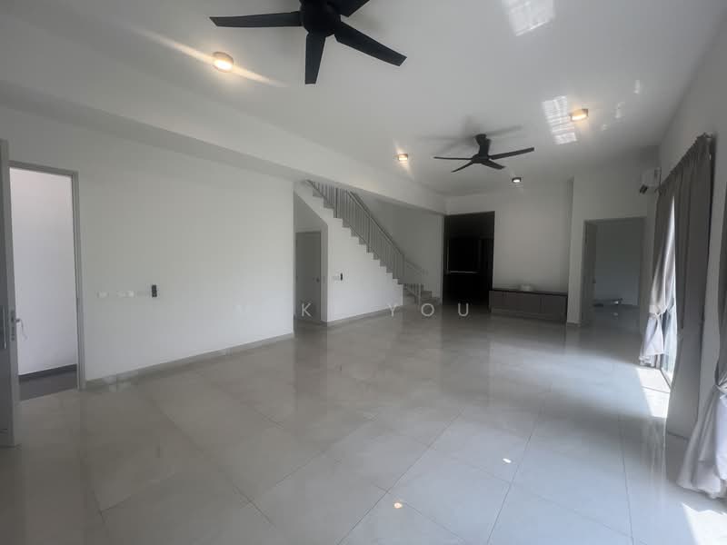 Rumah Teres 2 Tingkat untuk Disewa di Telok Panglima Garang (Selangor) - Miki You - Living Room - PropertyGuru.com.my