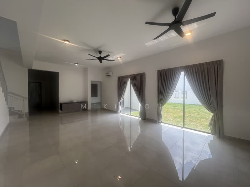 Rumah Teres 2 Tingkat untuk Disewa di Telok Panglima Garang (Selangor) - Miki You - Living Room - PropertyGuru.com.my