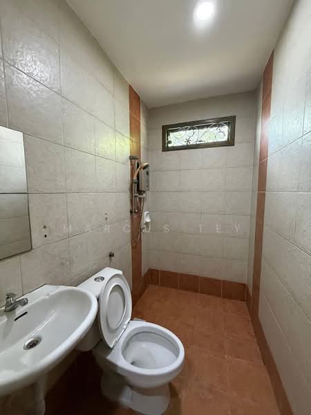 1-storey Terraced House for Sale in Taman Air Biru (Pasir Gudang) - Marcus Tey - Bathroom - PropertyGuru.com.my