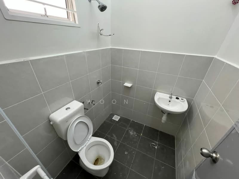 1-storey Terraced House for Rent in Ayer Molek (Melaka) - Woon . - Bathroom - PropertyGuru.com.my