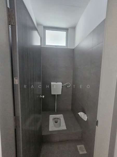 Eco Business Park 1 untuk Untuk Disewa - RM 25,000 /bulan, Apr 2026 - Bathroom - PropertyGuru.com.my
