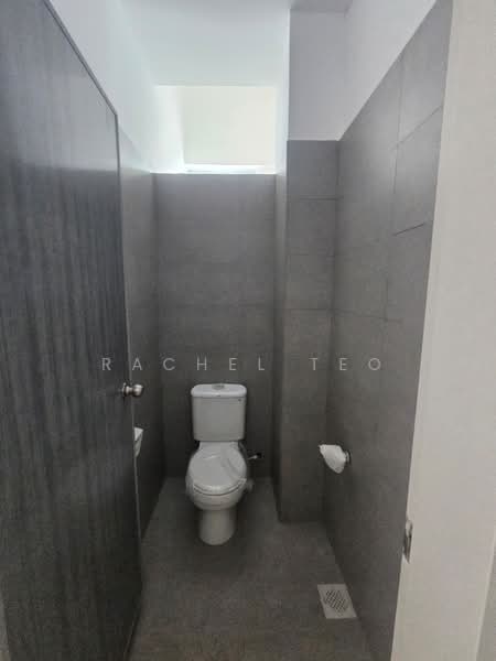 Eco Business Park 1 untuk Untuk Disewa - RM 25,000 /bulan, Apr 2026 - Bathroom - PropertyGuru.com.my
