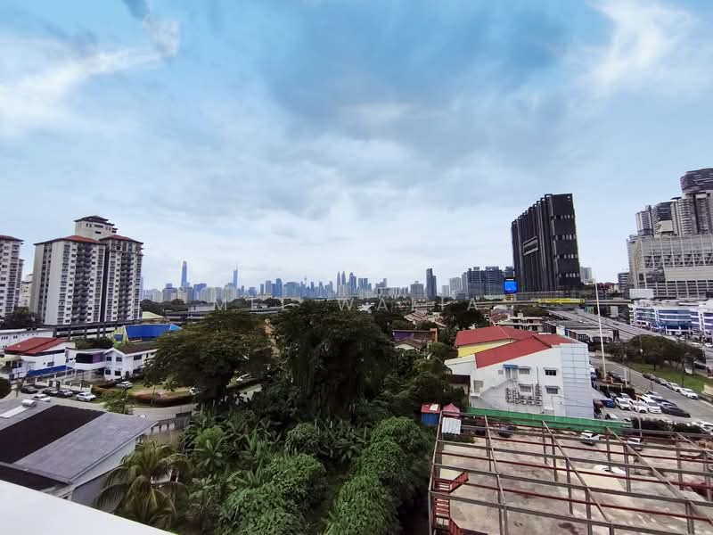 Hotel / Resort untuk Dijual di Taman Ampang Utama (Ampang) - Mel Walia - PropertyGuru.com.my
