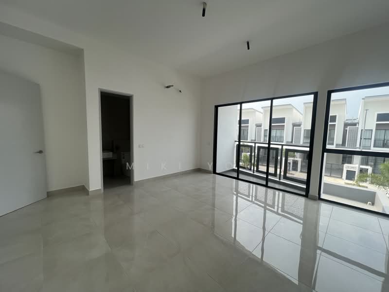 2-storey Terraced House for Rent in Telok Panglima Garang (Selangor) - Miki You - Living Room - PropertyGuru.com.my