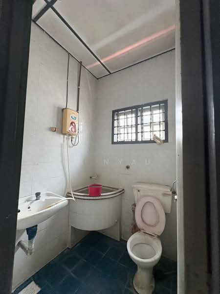 2-storey Terraced House for Sale in Ipoh (Perak) - Ck Nyau - Bathroom - PropertyGuru.com.my