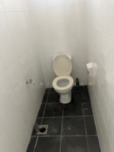 Shop for Rent in Shah Alam (Selangor) - Winnie Chow - Bathroom - PropertyGuru.com.my