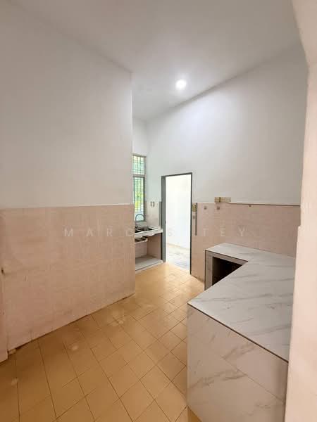Condominium for Sale at Summer Park Townhouse @ Seri Alam - Marcus Tey - Kitchen - PropertyGuru.com.my