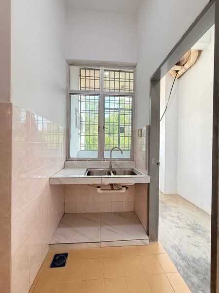 Condominium for Sale at Summer Park Townhouse @ Seri Alam - Marcus Tey - Kitchen - PropertyGuru.com.my