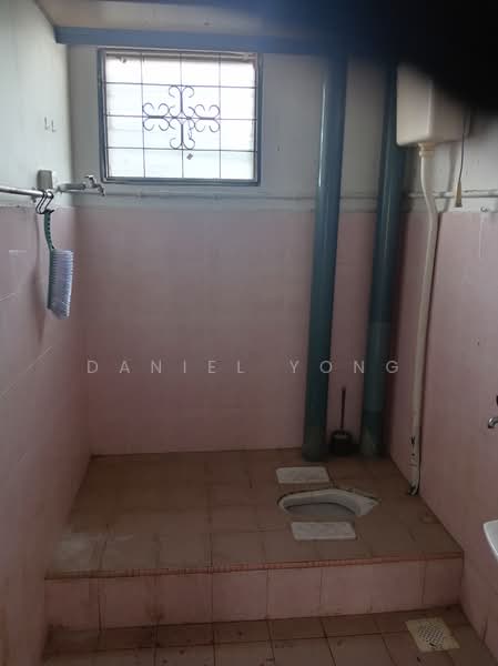 Flat for Sale at Bandar Selesa Jaya - Daniel Yong - Bathroom - PropertyGuru.com.my