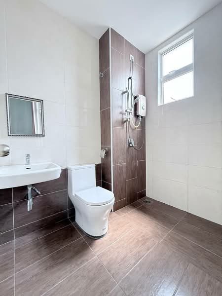 Cluster House for Sale in Iskandar Puteri (Nusajaya) (Johor) - Jong Chen - Bathroom - PropertyGuru.com.my