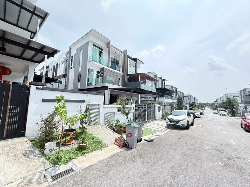 Cluster House for Sale in Iskandar Puteri (Nusajaya) (Johor) - Jong Chen - Exterior - PropertyGuru.com.my