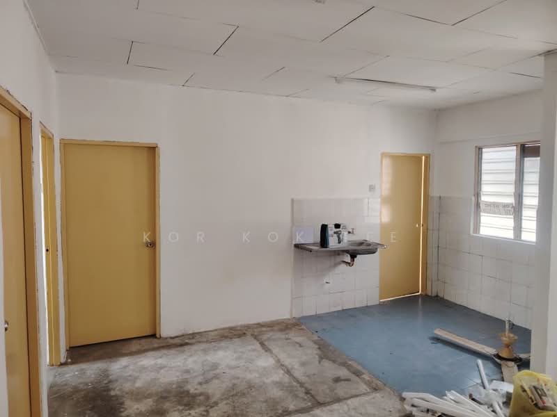Flat for Sale at Cengal Taman Mas - Kor Kok Tee - Kitchen - PropertyGuru.com.my