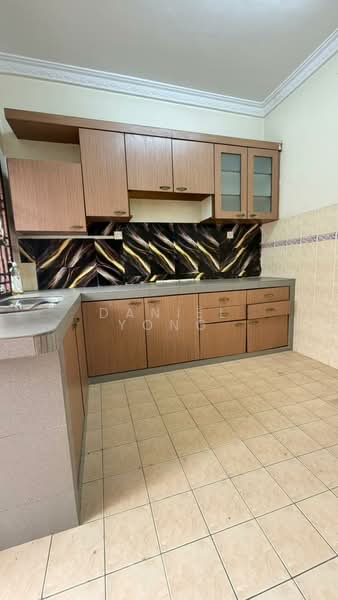 2-storey Terraced House for Sale in Taman Mutiara Rini (Skudai) - Daniel Yong - Kitchen - PropertyGuru.com.my