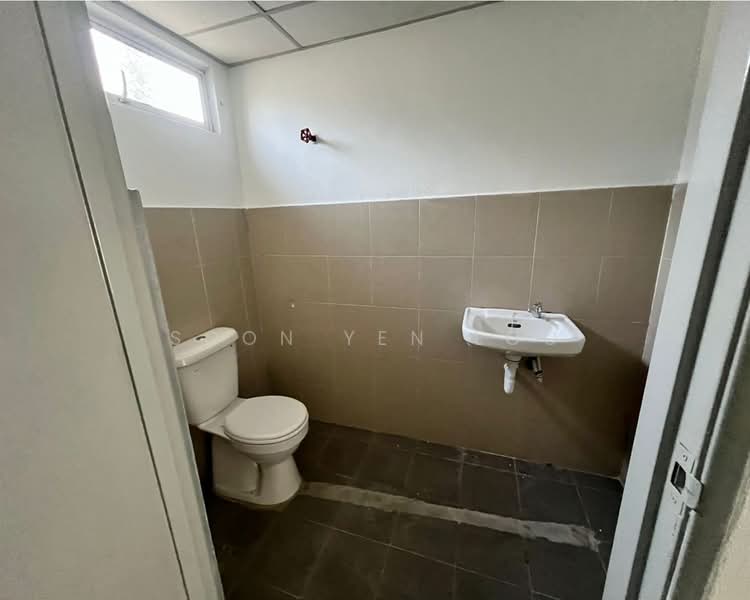 Shop for Rent in Kuantan (Pahang) - Soon Yen Loo - Bathroom - PropertyGuru.com.my