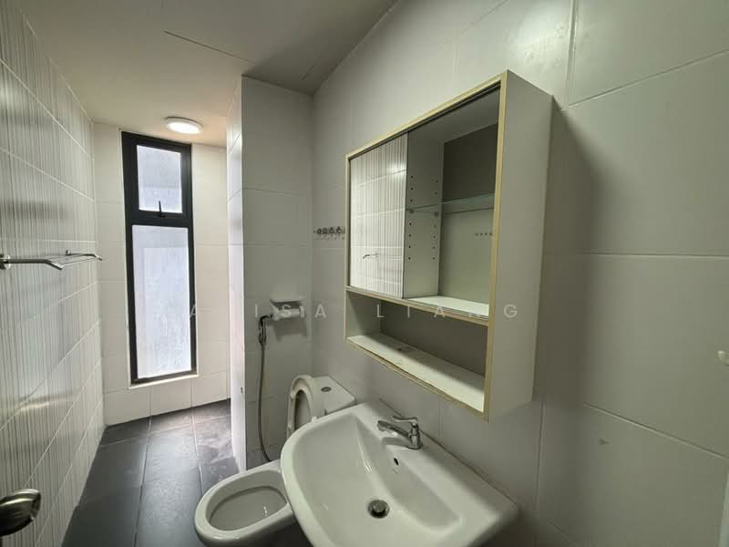 Service Residence for Rent at V@SUMMERPLACE - Alisa Liang - Bathroom - PropertyGuru.com.my