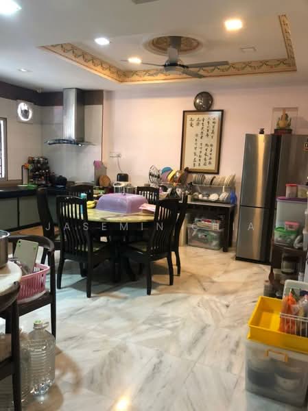 3-storey Terraced House for Sale in Fadasons Villa (Batu) - Jasemin Chia - Kitchen - PropertyGuru.com.my