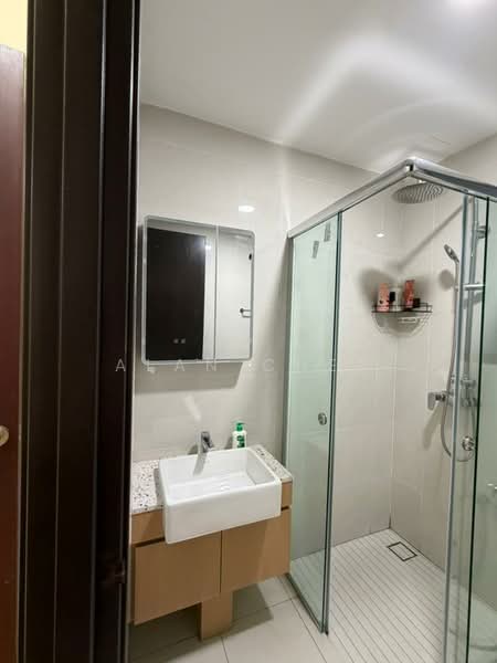 Bay Point @ Country Garden Danga Bay untuk Untuk Dijual - RM 538,000, Apr 2026 - Bathroom - PropertyGuru.com.my