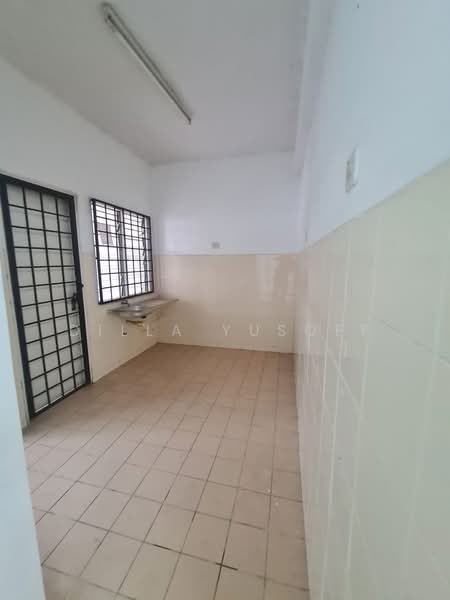 Terraced House for Sale in Taman Pinggiran Senawang (Sungai Gadut) - DILLA YUSOFF - Kitchen - PropertyGuru.com.my