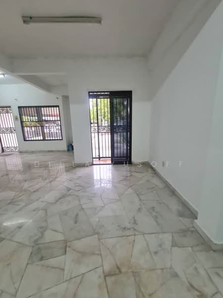 Terraced House for Sale in Taman Pinggiran Senawang (Sungai Gadut) - DILLA YUSOFF - Living Room - PropertyGuru.com.my