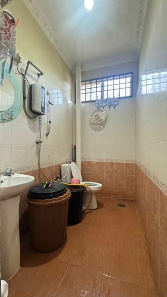 Single Storey Semi D Taman Tasek Permai untuk Untuk Dijual - RM 440,000, Apr 2026 - Bathroom - PropertyGuru.com.my