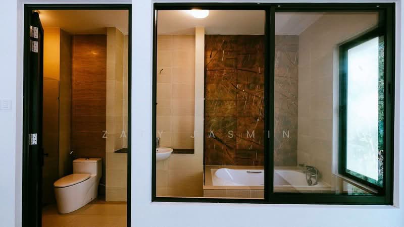 Rumah Berkembar untuk Dijual di Ukay Perdana (Ulu Kelang) - Zaty Jasmin - Bathroom - PropertyGuru.com.my
